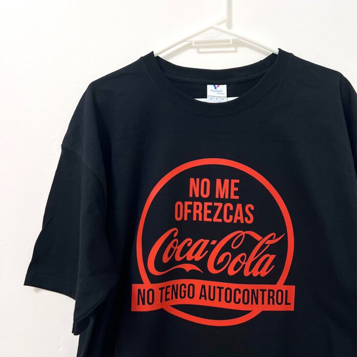 Remera "No me ofrezcas Coca Cola, no tengo autocontrol"