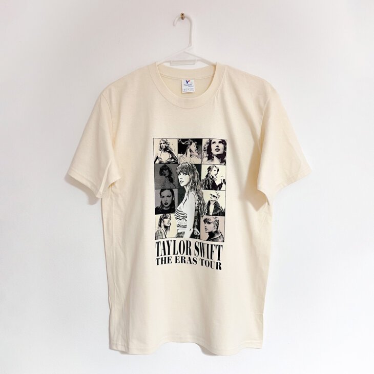 Remera "The Eras Tour" Taylor Swift | Diseño Blanco y Negro - Imagen 2
