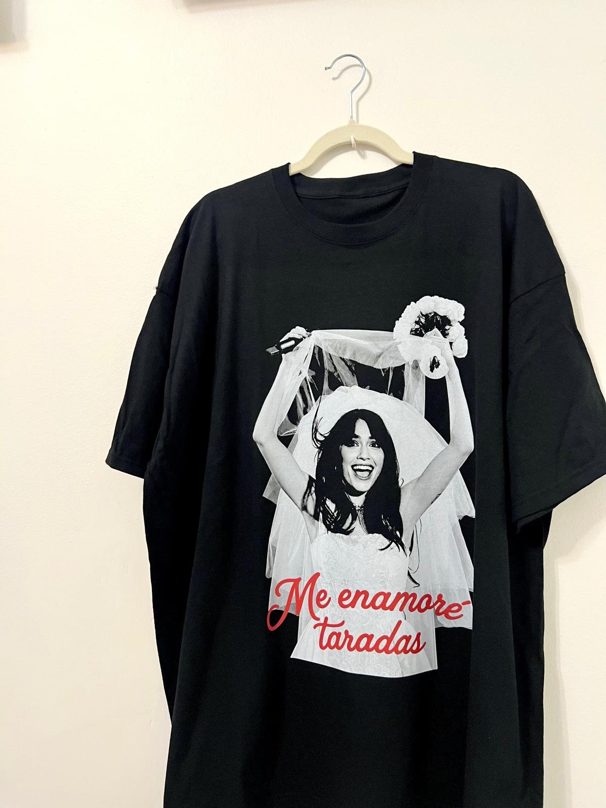 Remera Lali "Me Enamoré de Taradas" - Imagen 2